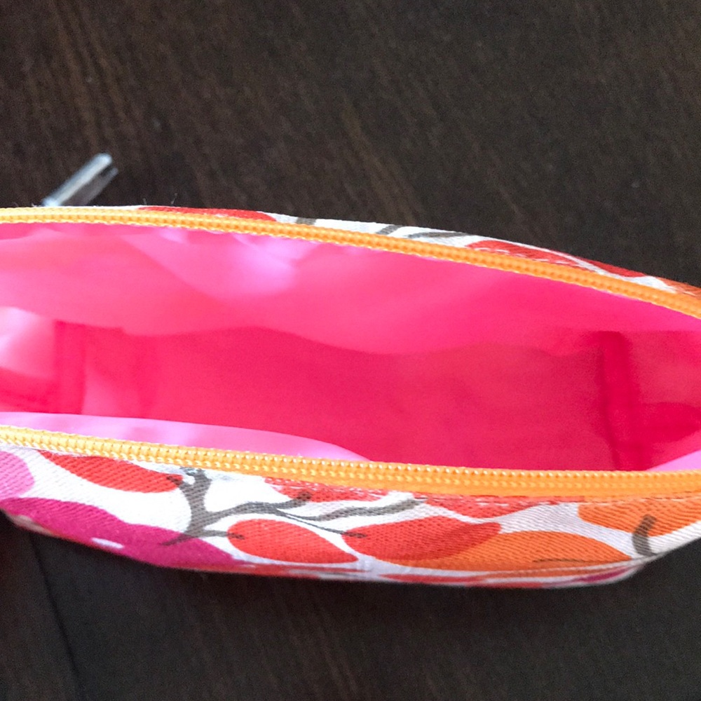 Clinique Makeup Bag - Picture 2 of 2
